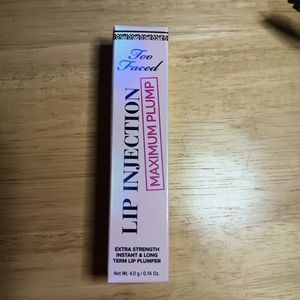 Bnib- TOO FACED Maximum Lip Injection